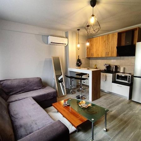 Alexandras Cozy Apartment อิโออันนินา ภายนอก รูปภาพ
