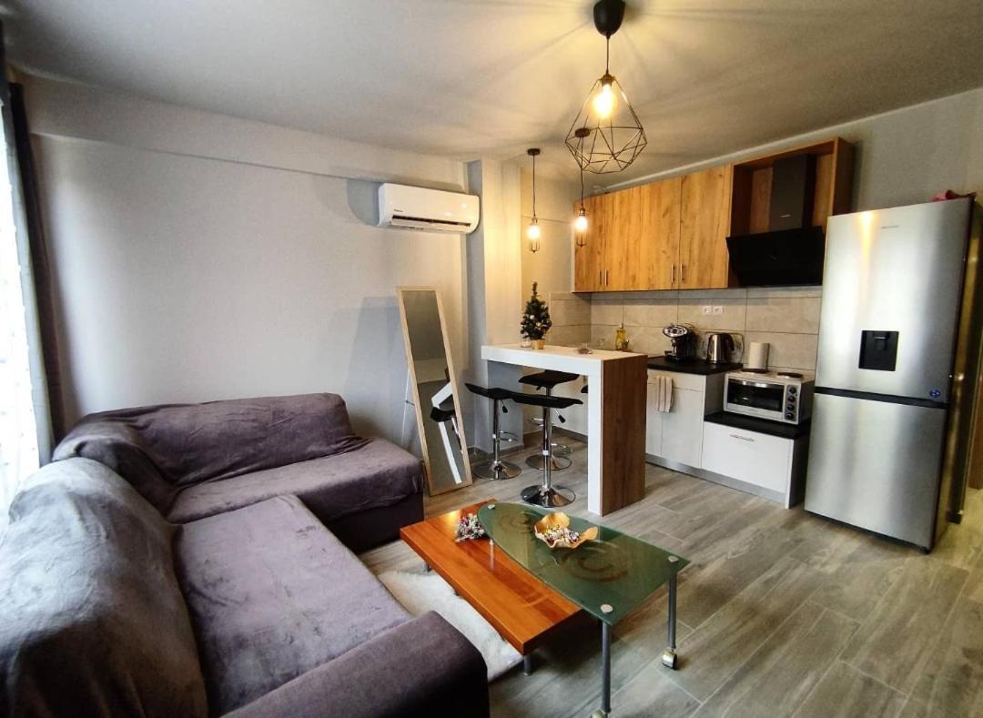 Alexandras Cozy Apartment อิโออันนินา ภายนอก รูปภาพ
